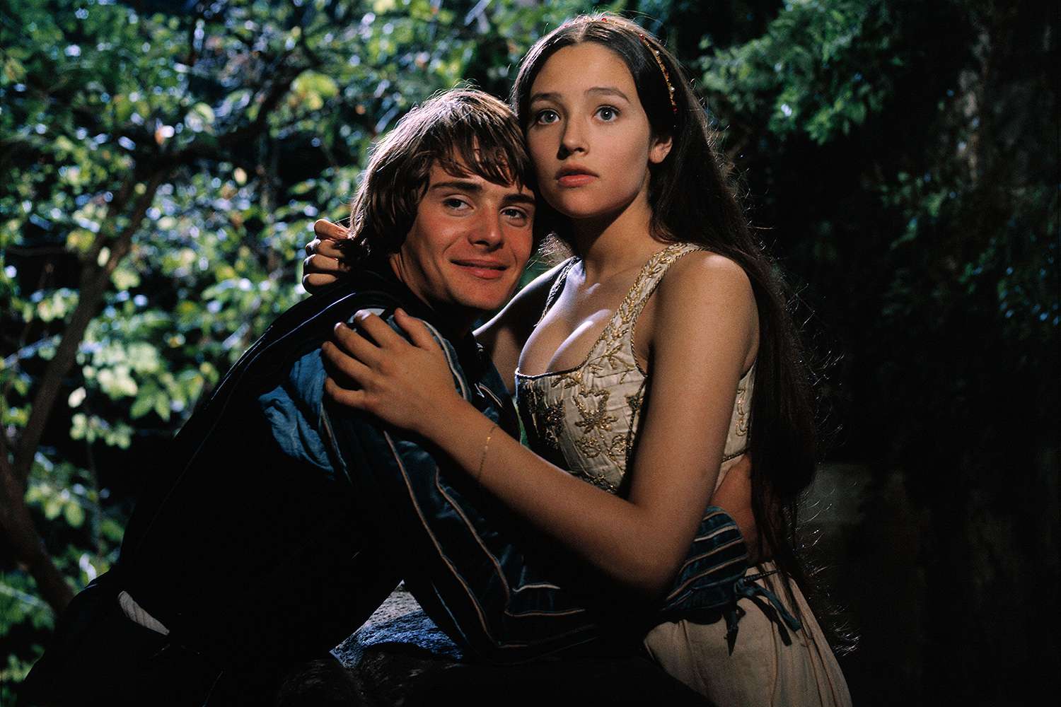 Ромео с Джульетты дожили до старости и внезапно захотели денюх на митушной волне.